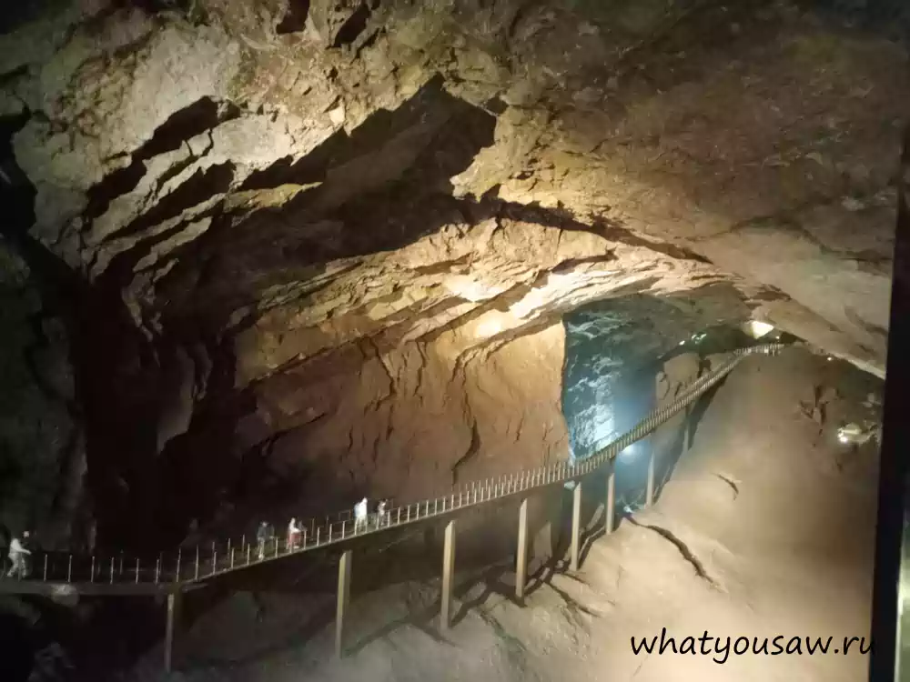 Этот вид наглядно показывает насколько огромен Зал Махаджиров