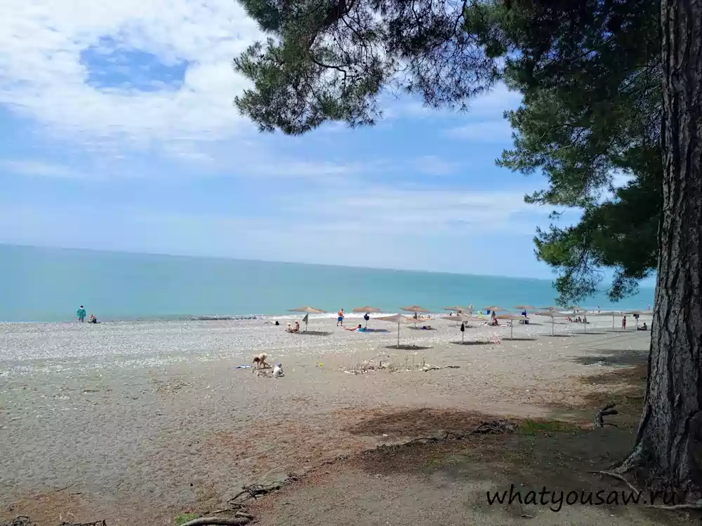 Вид на местный пляж
