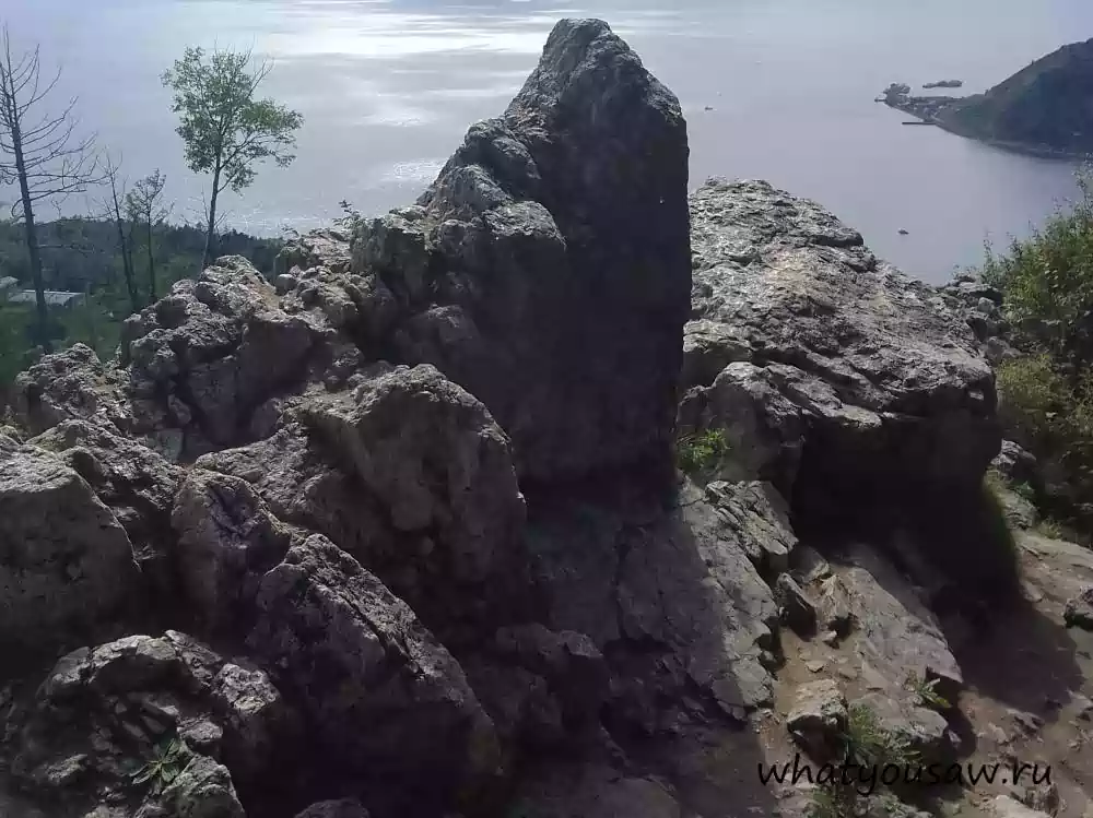 Камень
