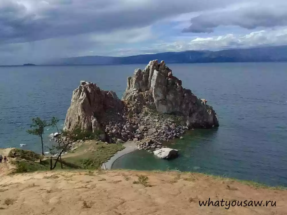 Замечательный вид на Скалу Шаманку со смотровой площадки мыса Бурхан